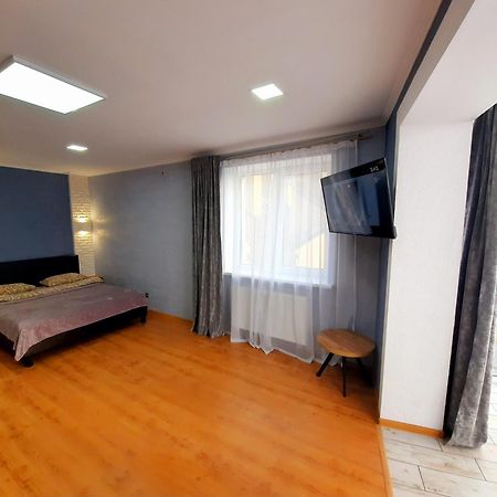 New Luxury Studio Apartment イヴァーノ＝フランキーウシク 部屋 写真
