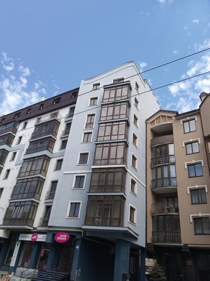 New Luxury Studio Apartment イヴァーノ＝フランキーウシク エクステリア 写真