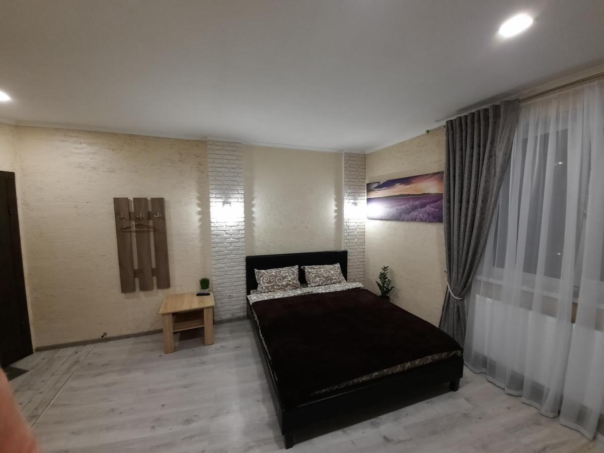 New Luxury Studio Apartment イヴァーノ＝フランキーウシク エクステリア 写真