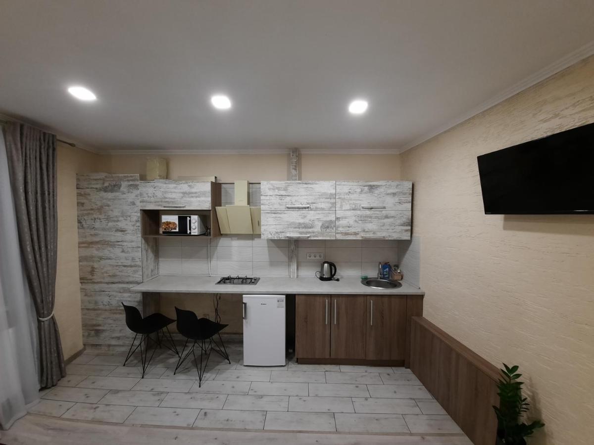 New Luxury Studio Apartment イヴァーノ＝フランキーウシク エクステリア 写真