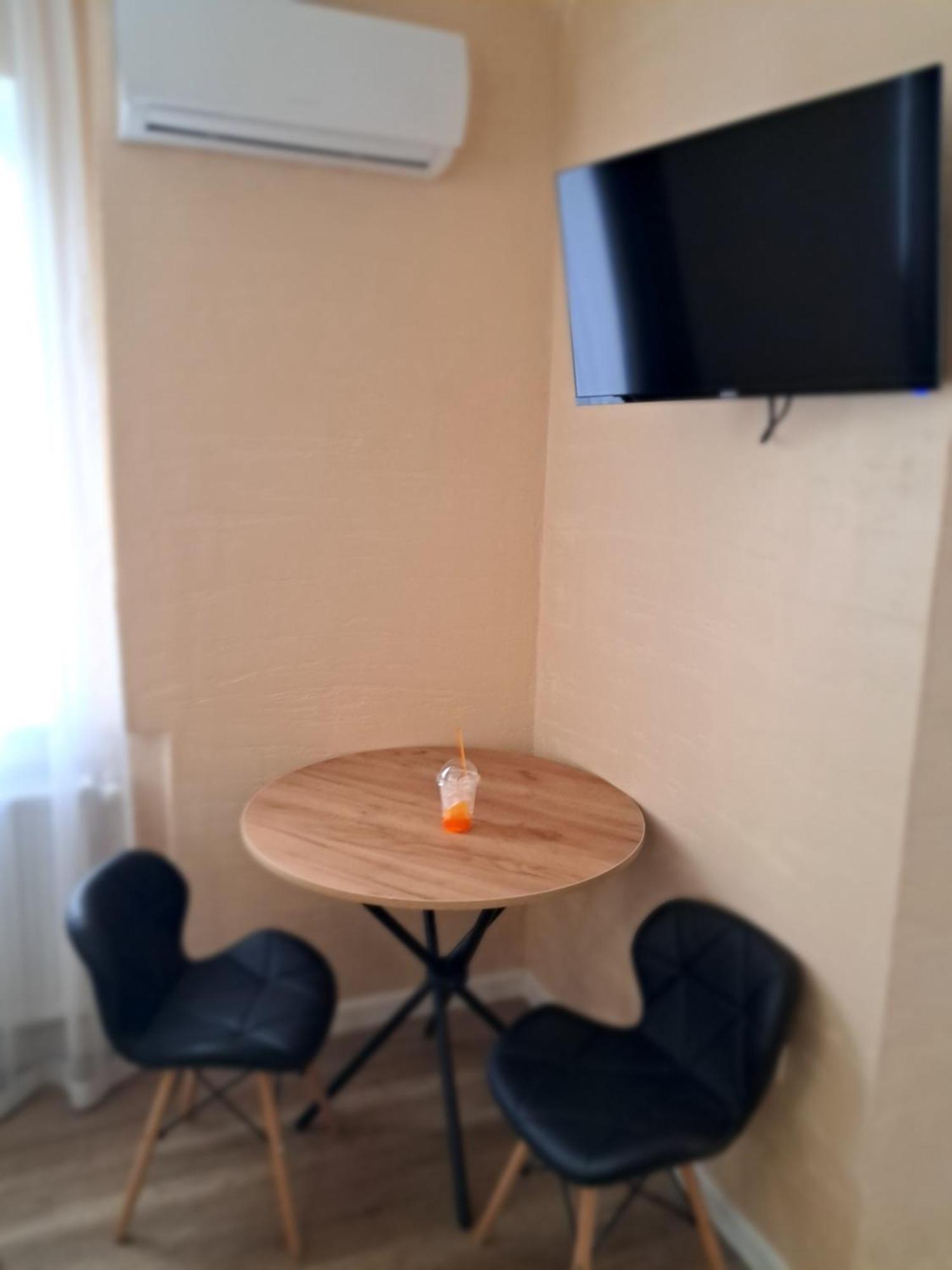 New Luxury Studio Apartment イヴァーノ＝フランキーウシク エクステリア 写真
